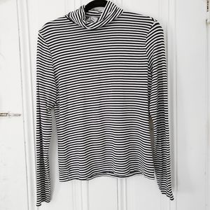 Black and white striped turtle neck long sleeve